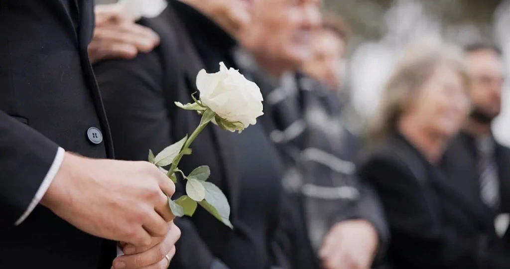 Memorial Service Traditions and Modern Ways to Remember a Loved One 3 Memorial Services