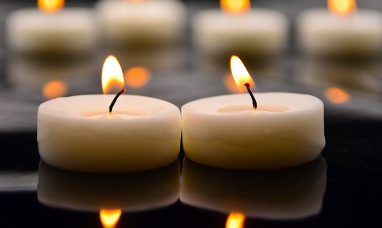 Memorial Service Etiquette for Families and Guests 1 funeral-flowers