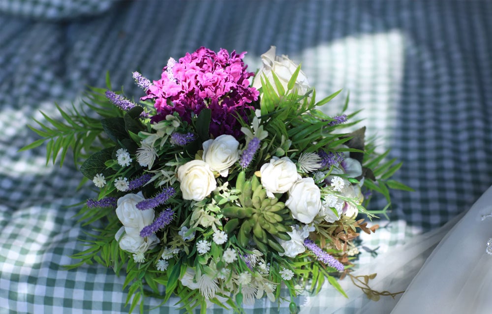 Memorial Service Etiquette for Families and Guests 4 funeral flowers